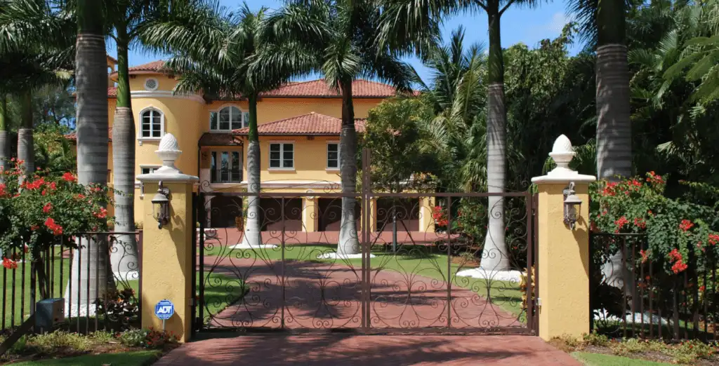 Custom Gate